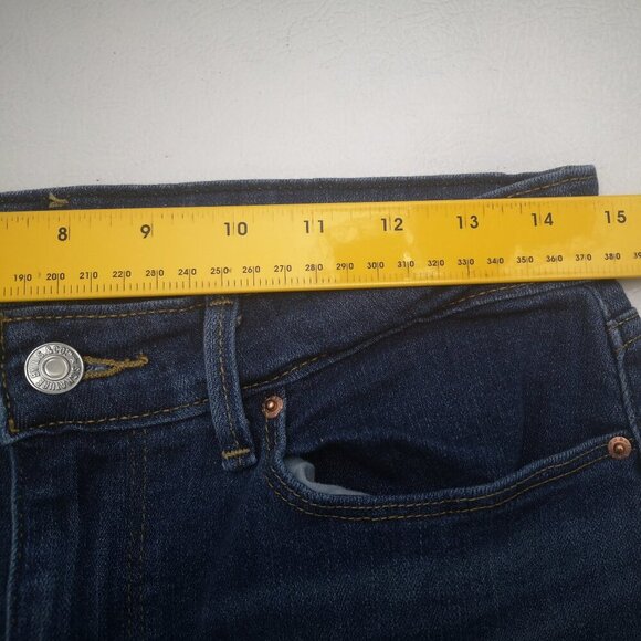 Signature by Levi Strauss Ladies Size 30/30 Medium Wash Skinny Jeans - Picture 12 of 14